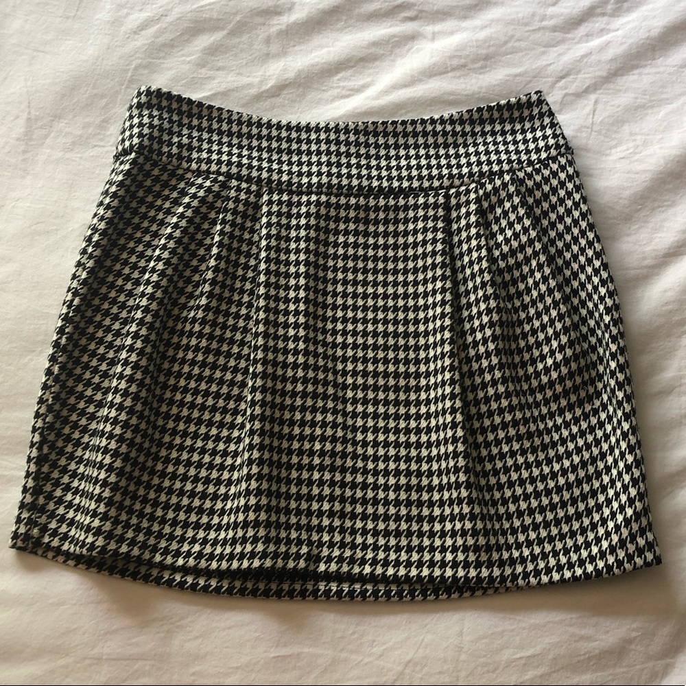 Max Rave Pleated Houndstooth Skirt